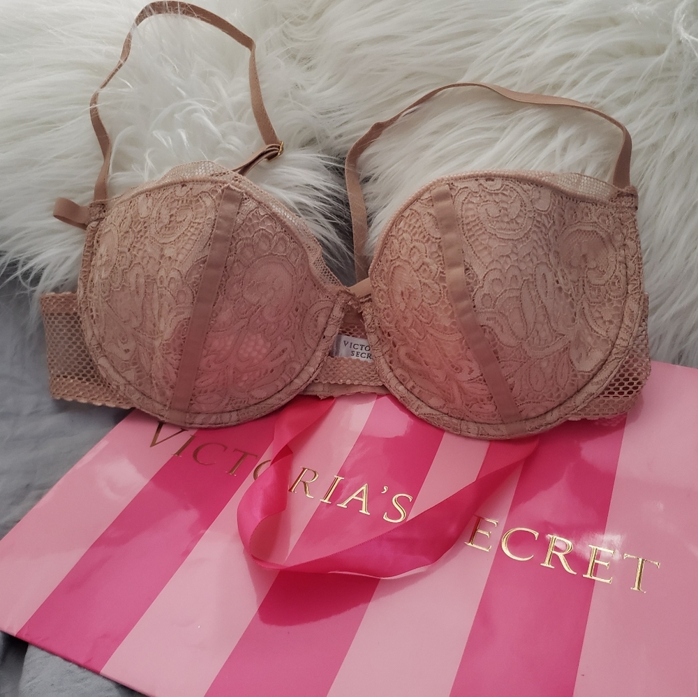 Victoria’s Secret Beige  Lace Body by Victoria Lined Demi Bra